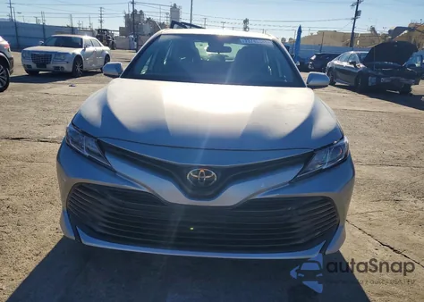 2020 Toyota Camry Le из США, поврежденный, VIN 4T1C11AK4LU922103